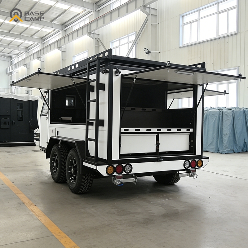 Усиленный закрытый прицеп-фург – обзор и цена Heavy Equipment Hauler